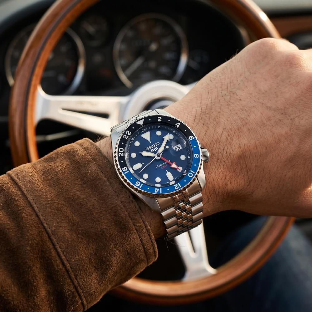 Seiko subacqueo fino a 100m. Orologio con GMT
